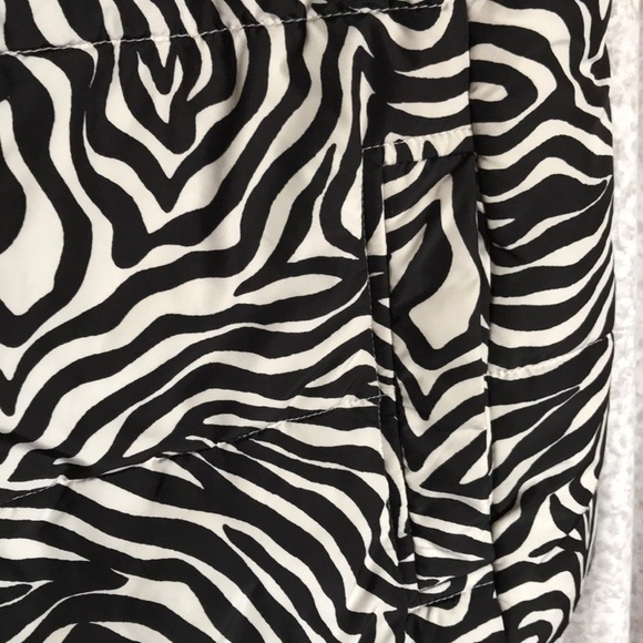 Liz Claiborne zebra print puffy vest - Picture 3 of 3